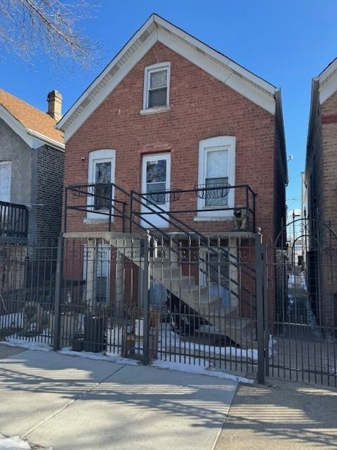 2823 S Troy Street Chicago IL 60623