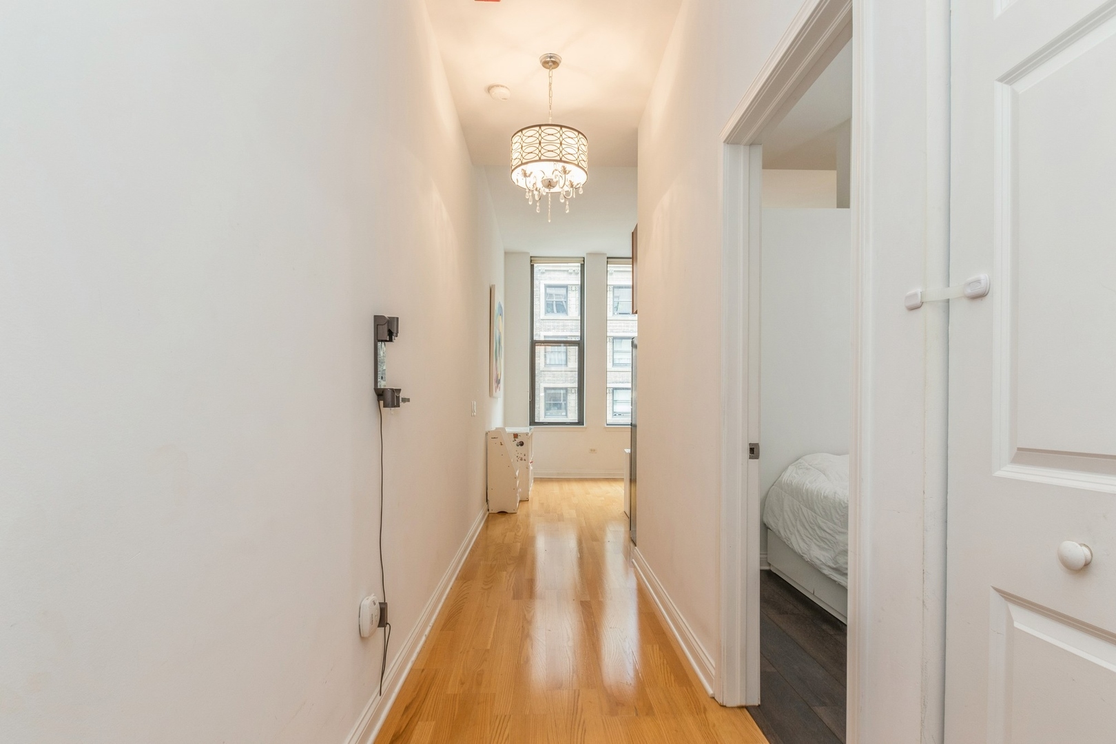 8 W Monroe Street 1005