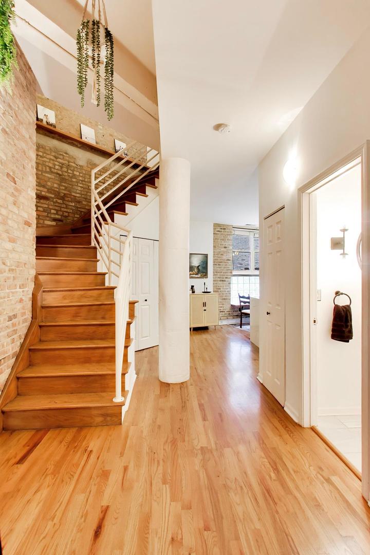 1235 W George Street 106