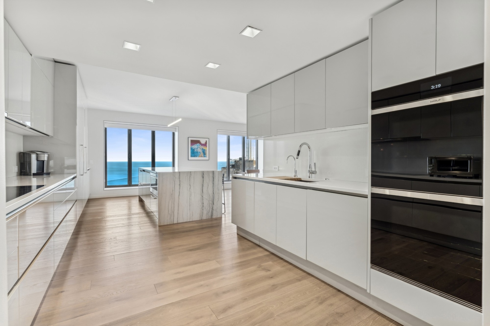 950 N Michigan Avenue 4306