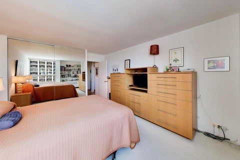 Tiny photo for 1460 N Sandburg Terrace #1412A, Chicago, IL 60610 (MLS # 12718745)
