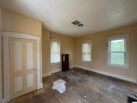 Tiny photo for 608 Adams St, Quincy, IL 62301 (MLS # 12625605)