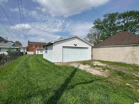 Tiny photo for 608 Adams St, Quincy, IL 62301 (MLS # 12625605)