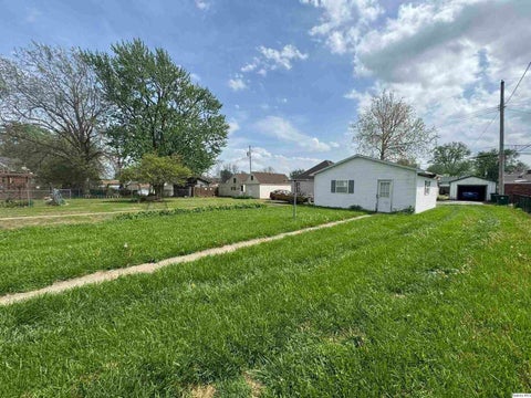 Tiny photo for 608 Adams St, Quincy, IL 62301 (MLS # 12625605)