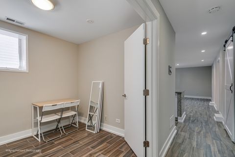 Tiny photo for 1625 W Ainslie Street #BE, Chicago, IL 60640 (MLS # 12690418)