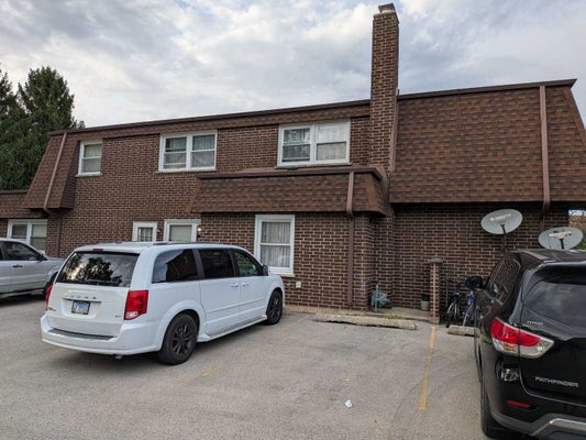 11 S WHISPERING HILLS DR # 1B, NAPERVILLE, IL 60540 - Image 489e37f6f5edef7f74e49fa31d3a57be/531804809