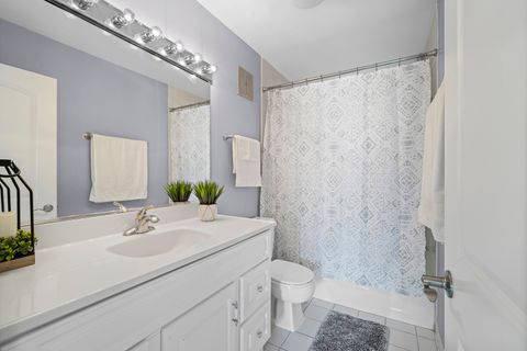 Tiny photo for 1615 E Central Road #417C, Arlington Heights, IL 60005 (MLS # 12424761)