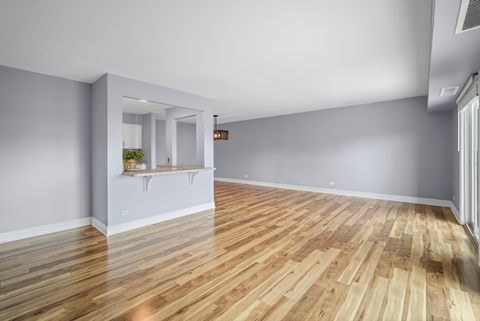 Tiny photo for 1615 E Central Road #417C, Arlington Heights, IL 60005 (MLS # 12424761)