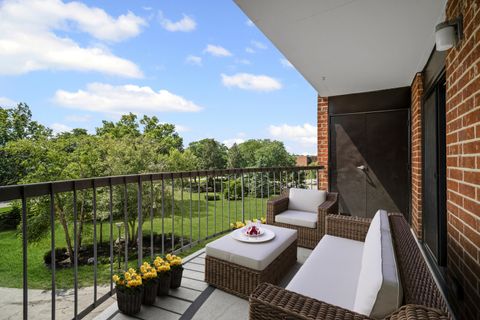 Tiny photo for 1615 E Central Road #417C, Arlington Heights, IL 60005 (MLS # 12424761)