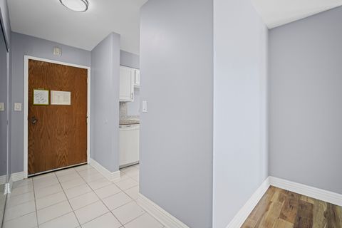 Tiny photo for 1615 E Central Road #417C, Arlington Heights, IL 60005 (MLS # 12424761)