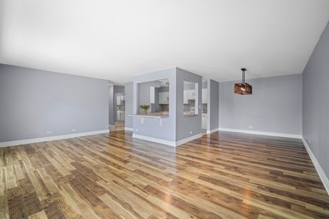 Tiny photo for 1615 E Central Road #417C, Arlington Heights, IL 60005 (MLS # 12424761)