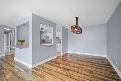 Tiny photo for 1615 E Central Road #417C, Arlington Heights, IL 60005 (MLS # 12424761)