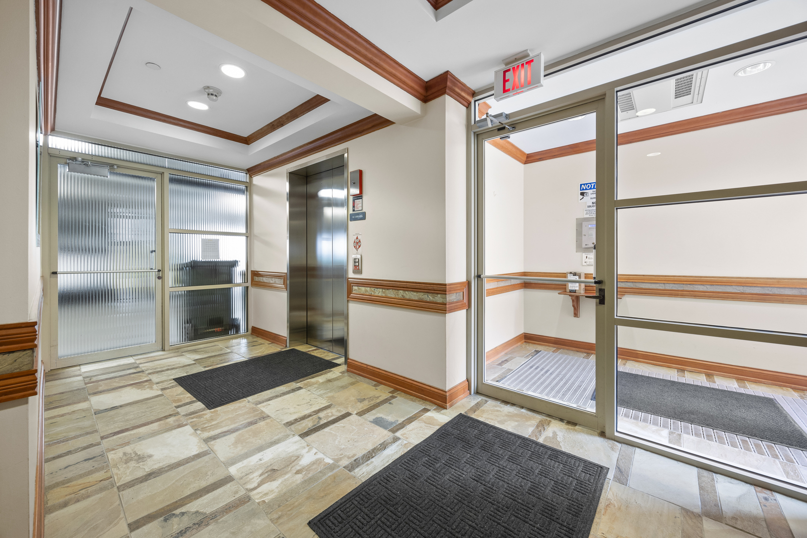 17 E Hattendorf Avenue 205