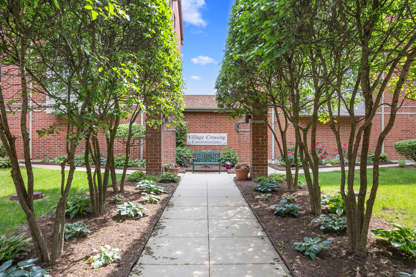 17 E Hattendorf Avenue 205
