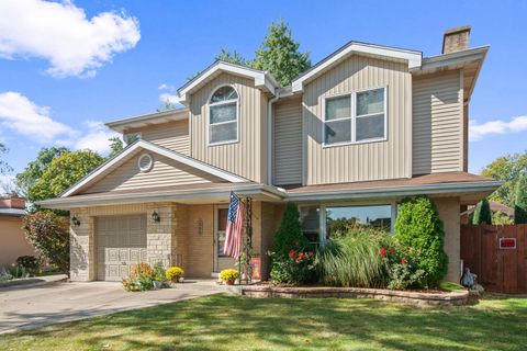 Tiny photo for 390 S York Road, Elmhurst, IL 60126 (MLS # 12481831)