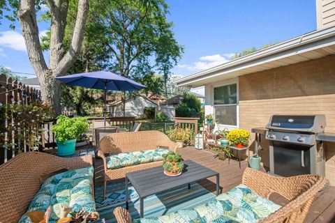 Tiny photo for 390 S York Road, Elmhurst, IL 60126 (MLS # 12481831)