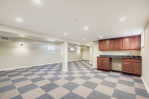 Tiny photo for 6870 N WILDWOOD Avenue, Chicago, IL 60646 (MLS # 12480177)