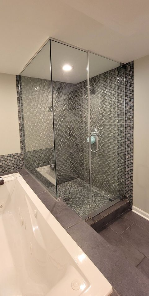 Tiny photo for 6870 N WILDWOOD Avenue, Chicago, IL 60646 (MLS # 12480177)