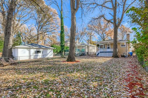 Tiny photo for 6870 N WILDWOOD Avenue, Chicago, IL 60646 (MLS # 12480177)