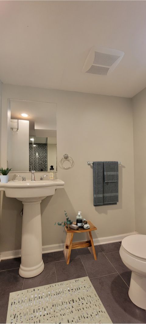 Tiny photo for 6870 N WILDWOOD Avenue, Chicago, IL 60646 (MLS # 12480177)