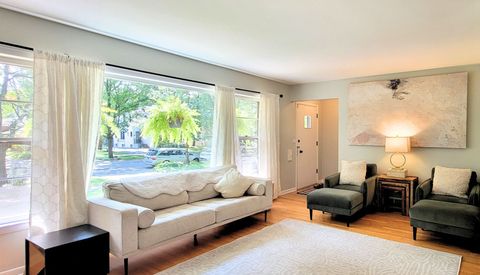 Tiny photo for 6870 N WILDWOOD Avenue, Chicago, IL 60646 (MLS # 12480177)