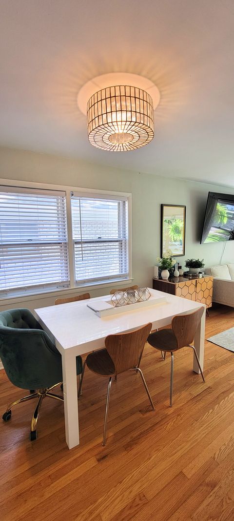 Tiny photo for 6870 N WILDWOOD Avenue, Chicago, IL 60646 (MLS # 12480177)