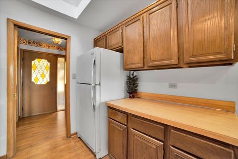 Tiny photo for 7631 Chestnut Drive, Orland Park, IL 60462 (MLS # 12577377)