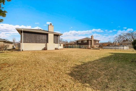 Tiny photo for 7631 Chestnut Drive, Orland Park, IL 60462 (MLS # 12577377)