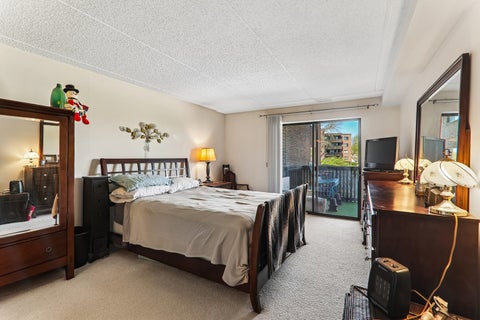 Tiny photo for 930 TAYLOR Drive #104, Gurnee, IL 60031 (MLS # 12726505)