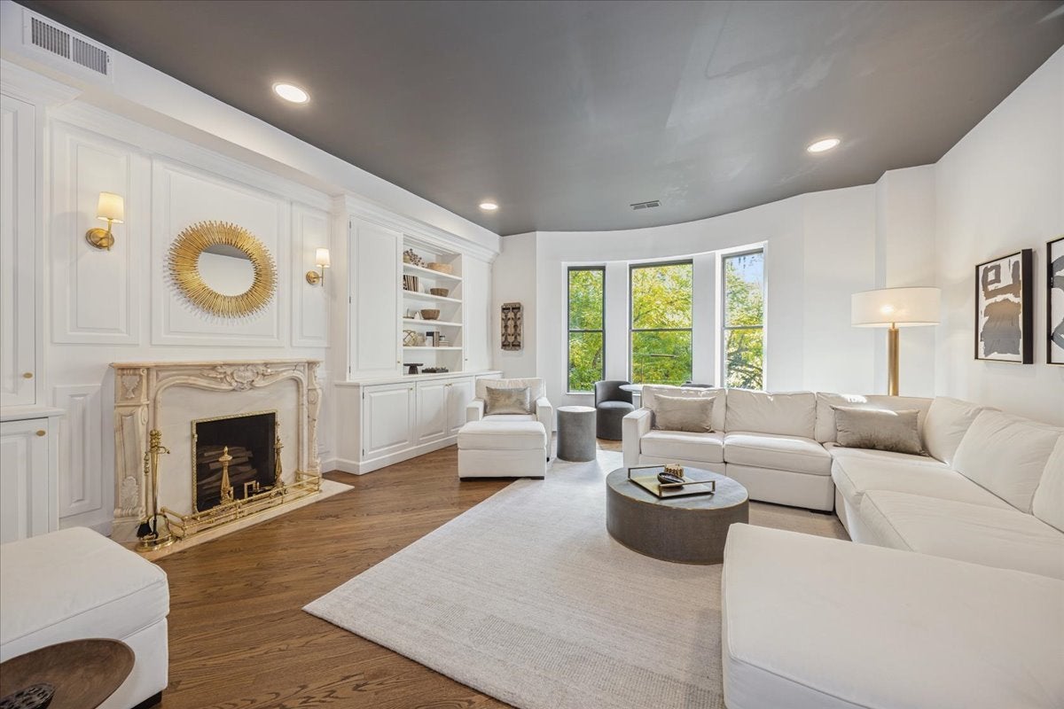 78 E Elm Street 3