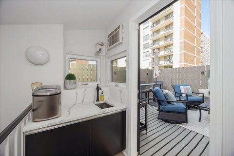 Tiny photo for 78 E Elm Street #3, Chicago, IL 60611 (MLS # 12788490)