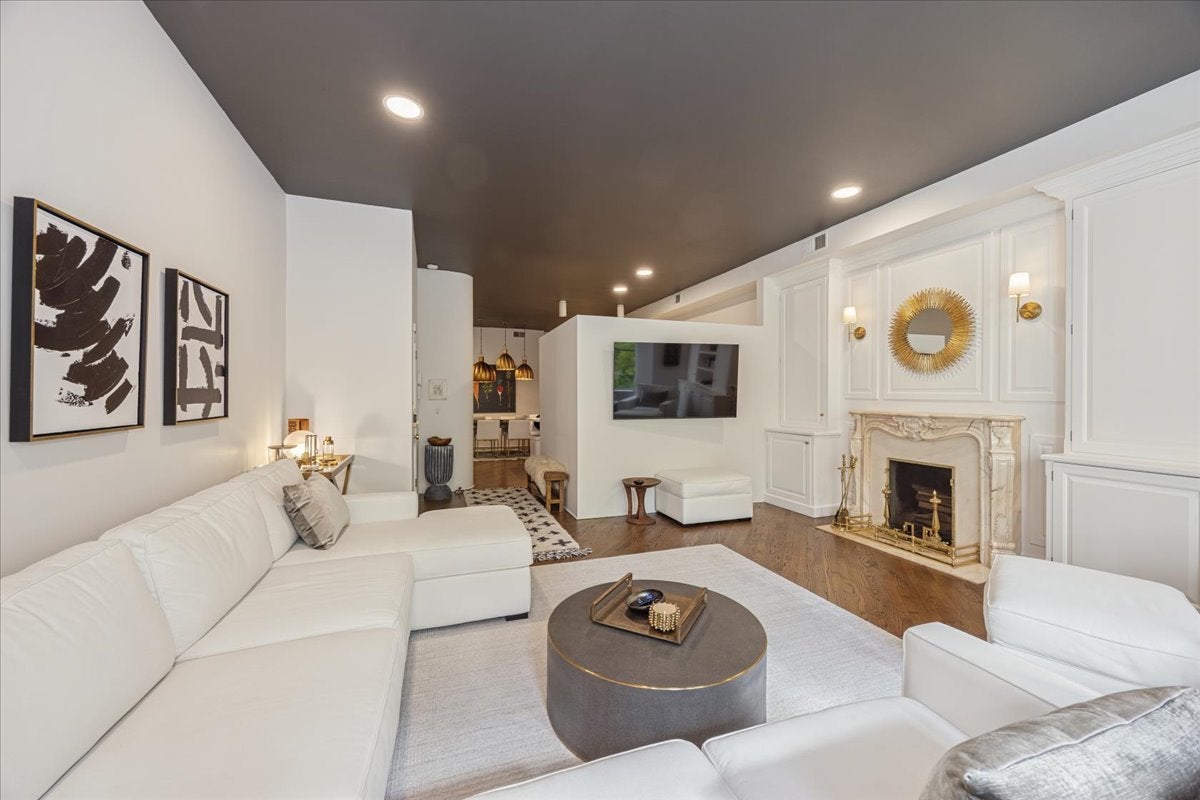 78 E Elm Street 3
