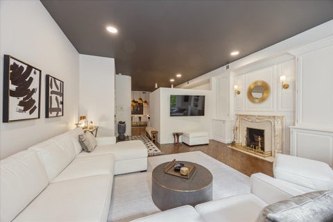 Tiny photo for 78 E Elm Street #3, Chicago, IL 60611 (MLS # 12788490)