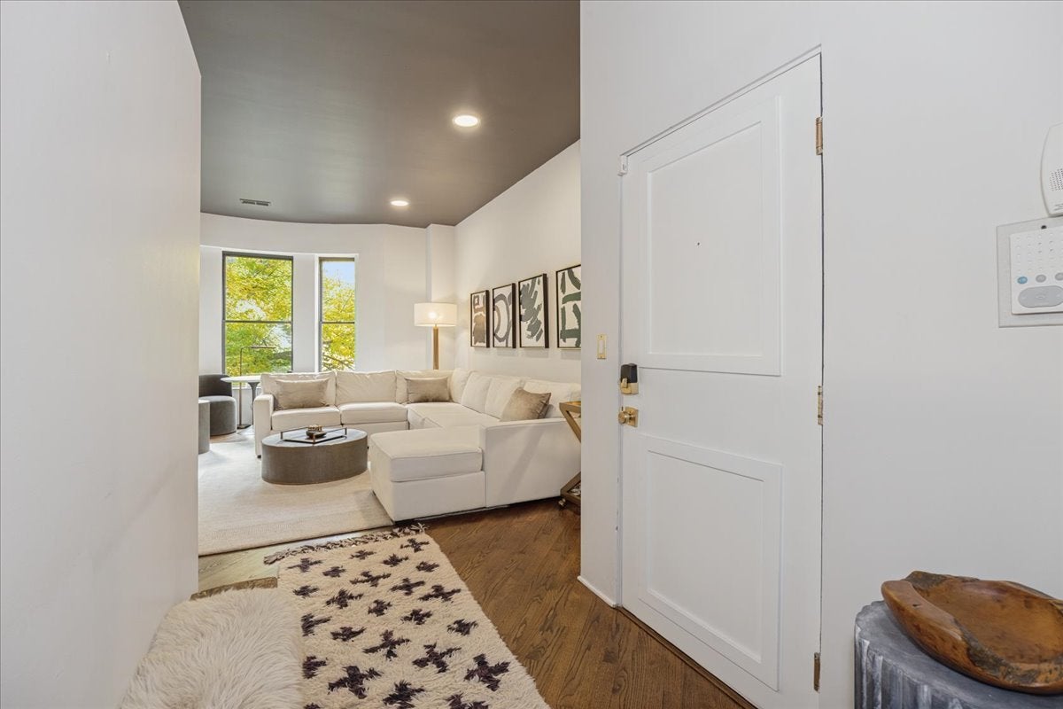 78 E Elm Street 3