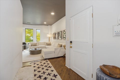Tiny photo for 78 E Elm Street #3, Chicago, IL 60611 (MLS # 12788490)