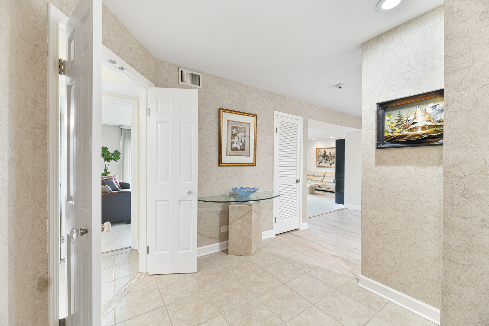 4050 Dundee Road 205