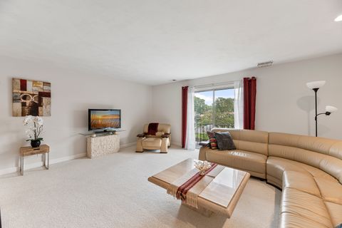 Tiny photo for 4050 Dundee Road #205, Northbrook, IL 60062 (MLS # 12494767)