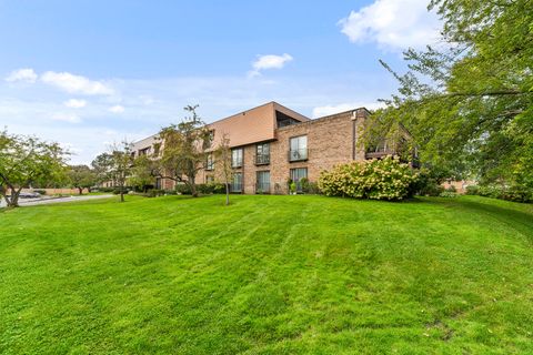 Tiny photo for 4050 Dundee Road #205, Northbrook, IL 60062 (MLS # 12494767)