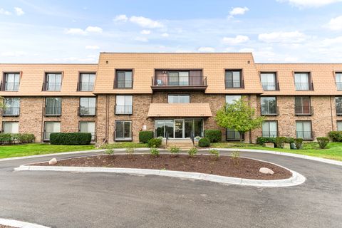 Photo of 4050 Dundee Road #205, Northbrook, IL 60062 (MLS # 12494767)
