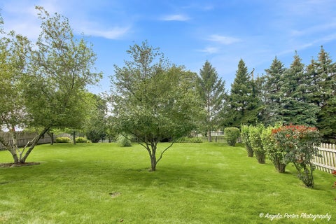 Tiny photo for 419 Wimbleton Trail, McHenry, IL 60050 (MLS # 12789371)