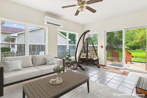 Tiny photo for 419 Wimbleton Trail, McHenry, IL 60050 (MLS # 12789371)