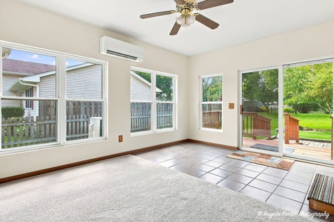 Tiny photo for 419 Wimbleton Trail, McHenry, IL 60050 (MLS # 12789371)