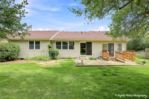 Tiny photo for 419 Wimbleton Trail, McHenry, IL 60050 (MLS # 12789371)