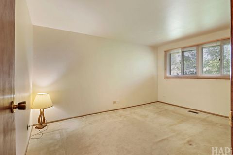 Tiny photo for 808 W Weathersfield Way, Schaumburg, IL 60193 (MLS # 12685853)