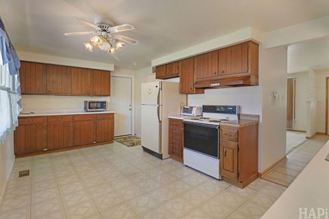 Tiny photo for 808 W Weathersfield Way, Schaumburg, IL 60193 (MLS # 12685853)