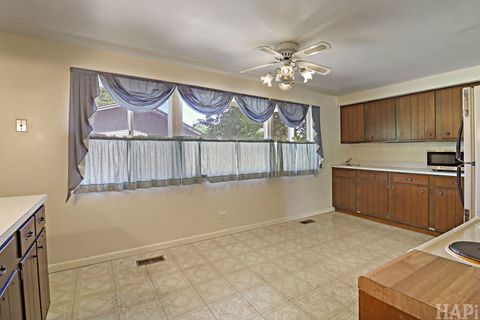 Tiny photo for 808 W Weathersfield Way, Schaumburg, IL 60193 (MLS # 12685853)