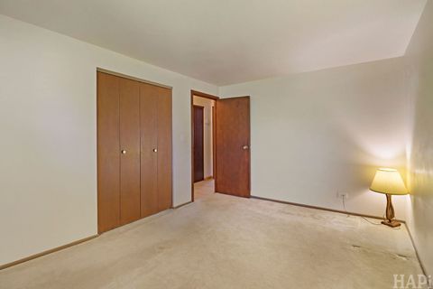 Tiny photo for 808 W Weathersfield Way, Schaumburg, IL 60193 (MLS # 12685853)