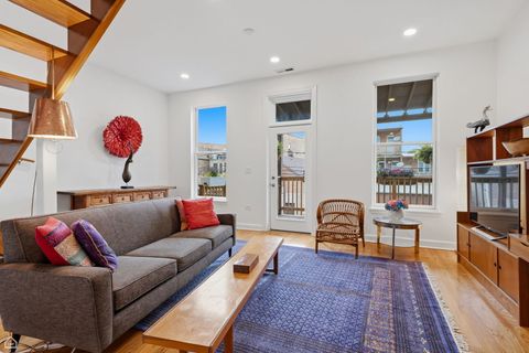 Tiny photo for 1820 W SUPERIOR Street #2R, Chicago, IL 60622 (MLS # 12637203)