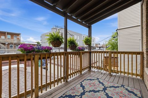 Tiny photo for 1820 W SUPERIOR Street #2R, Chicago, IL 60622 (MLS # 12637203)