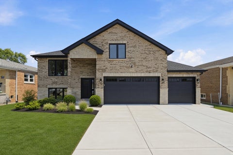 Tiny photo for 7715 Nagle Avenue, Burbank, IL 60459 (MLS # 12749616)